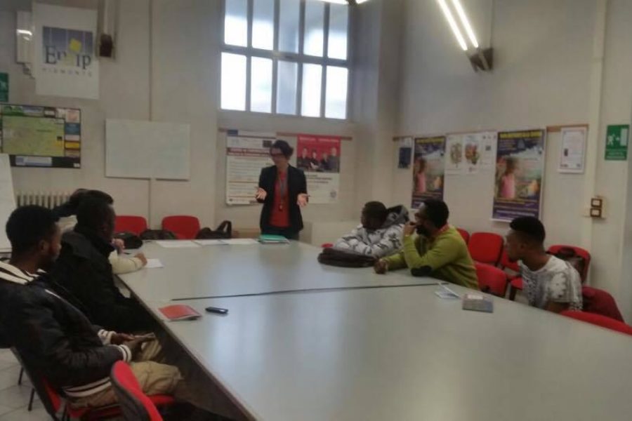 Rifugiati e richiedenti asilo in aula con Bee My Job 2.0 e Iniziativa Lavoro